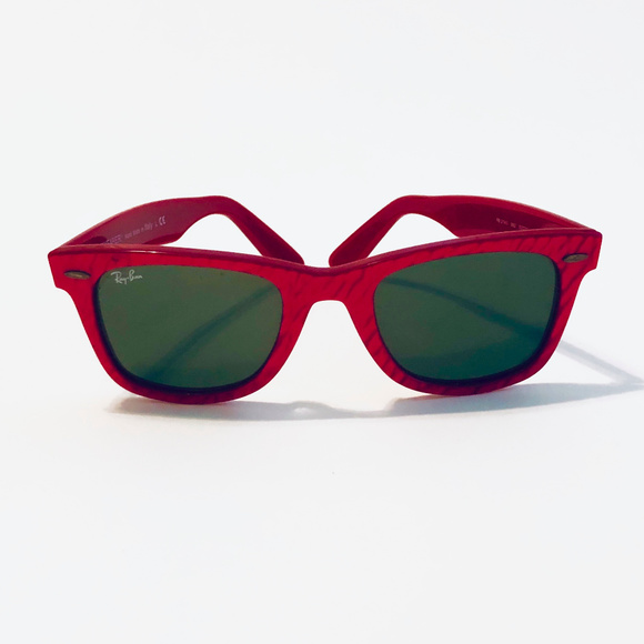 Ray-Ban Red Marble Wayfarer Sunglasses - Picture 2 of 6